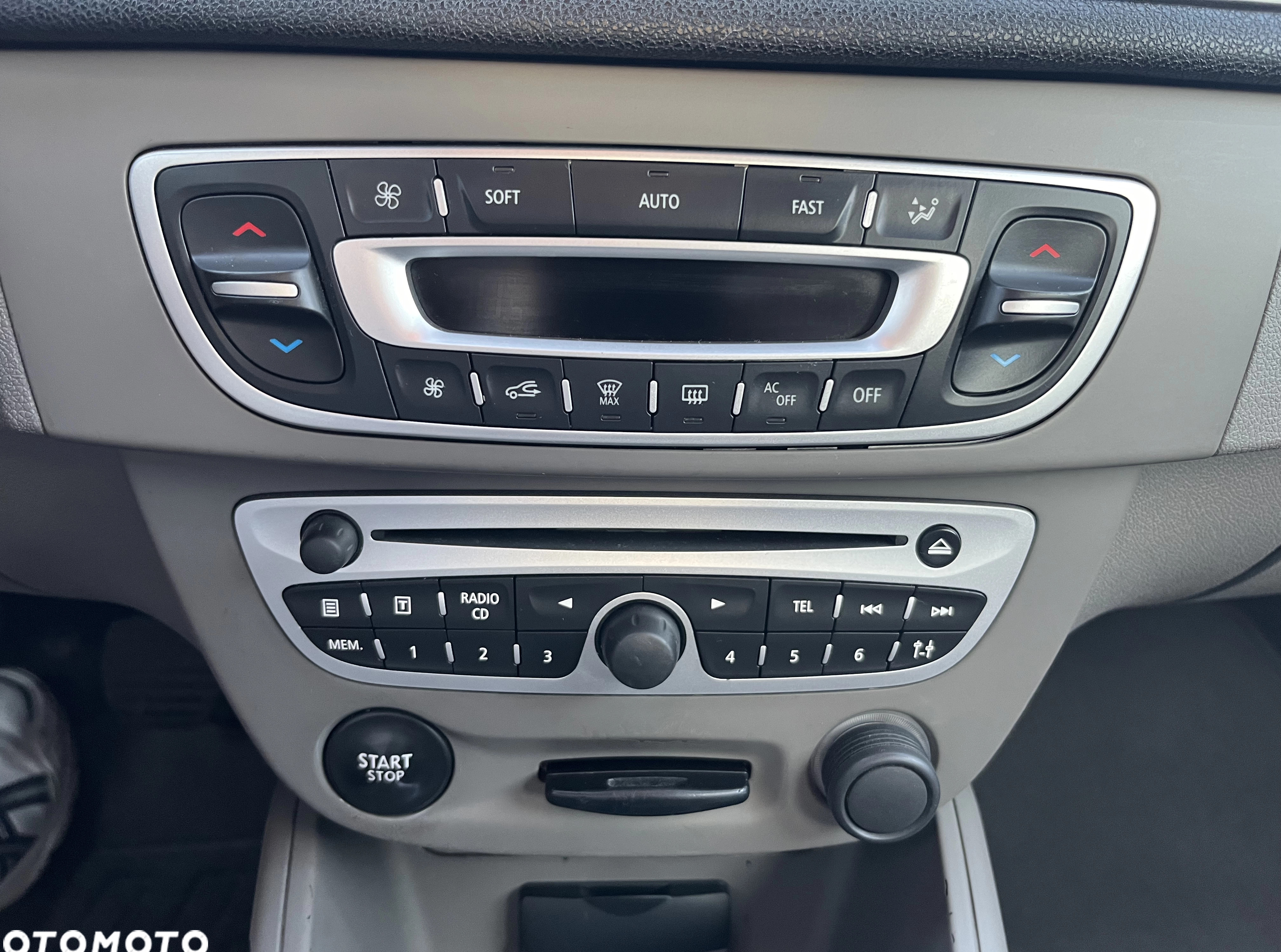 Renault Megane cena 15500 przebieg: 208075, rok produkcji 2009 z Gdańsk małe 704